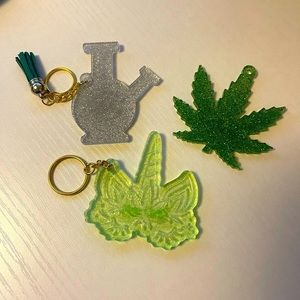 April 20th (4/20) !!  🎉🎉2x HP🎉🎉 Handmade Pot Leaf Keychains